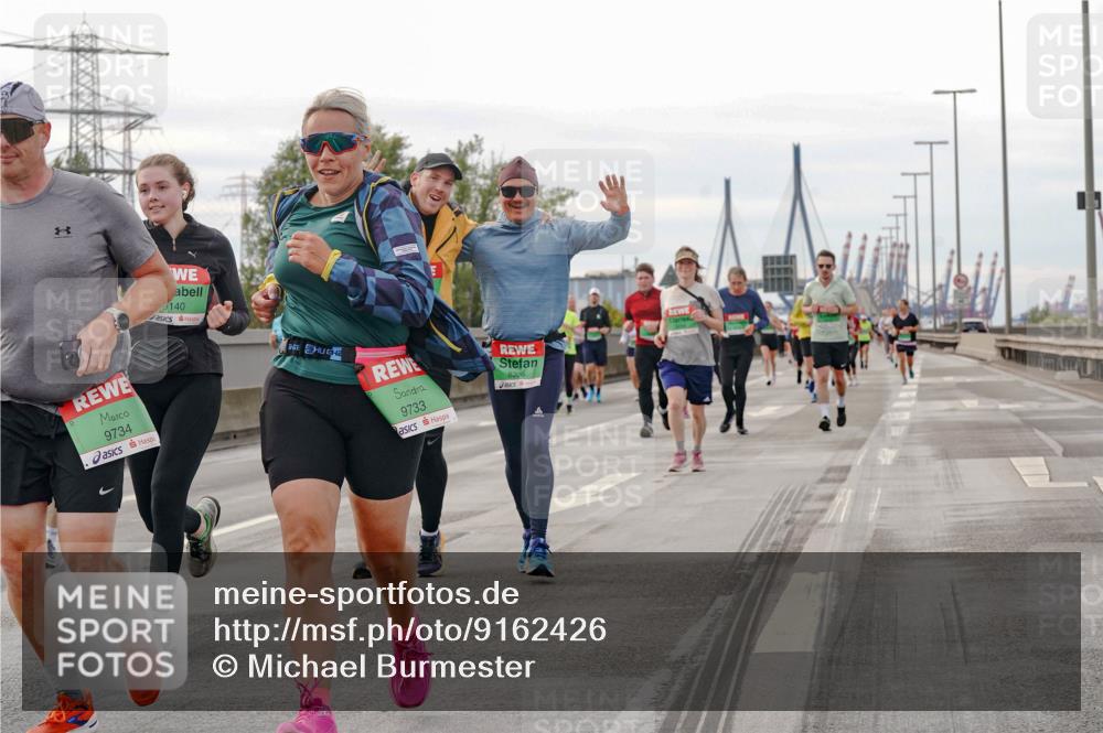 03.10.2025 - Köhlbrandbrückenlauf Michael Burmester http://msf.ph/oto/9162426 03.10.2025 16:05:31 Position 3 9734, 140, 9733, 8306 meine-sportfotos.de