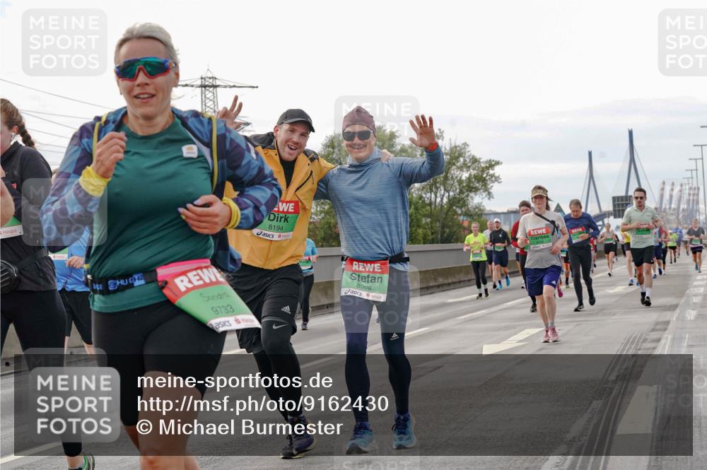03.10.2025 - Köhlbrandbrückenlauf Michael Burmester http://msf.ph/oto/9162430 03.10.2025 16:05:32 Position 3 9733, 8194, 8306 meine-sportfotos.de