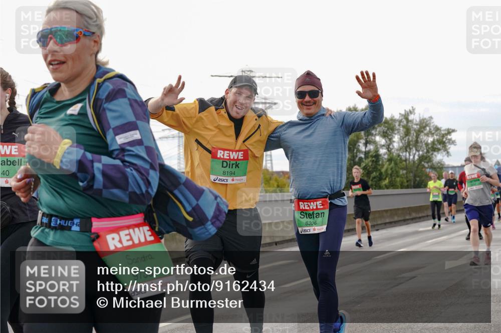 03.10.2025 - Köhlbrandbrückenlauf Michael Burmester http://msf.ph/oto/9162434 03.10.2025 16:05:32 Position 3 40, 9733, 8194, 8306 meine-sportfotos.de