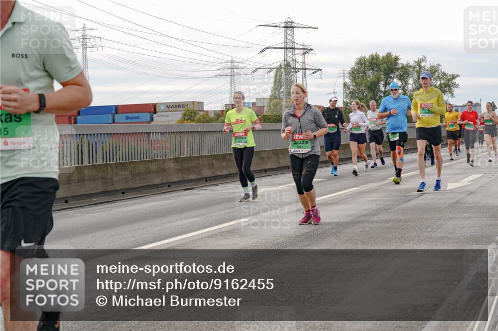 03.10.2025 - Köhlbrandbrückenlauf Michael Burmester http://msf.ph/oto/9162455 03.10.2025 16:05:40 Position 3 15, 8933, 8013 meine-sportfotos.de