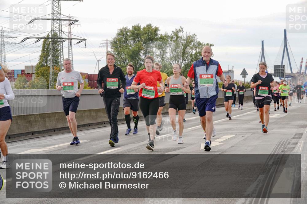03.10.2025 - Köhlbrandbrückenlauf Michael Burmester http://msf.ph/oto/9162466 03.10.2025 16:05:44 Position 3 361, 8321, 9749 meine-sportfotos.de
