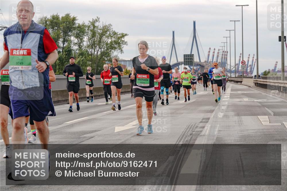 03.10.2025 - Köhlbrandbrückenlauf Michael Burmester http://msf.ph/oto/9162471 03.10.2025 16:05:46 Position 3 9749, 777, 8325 meine-sportfotos.de