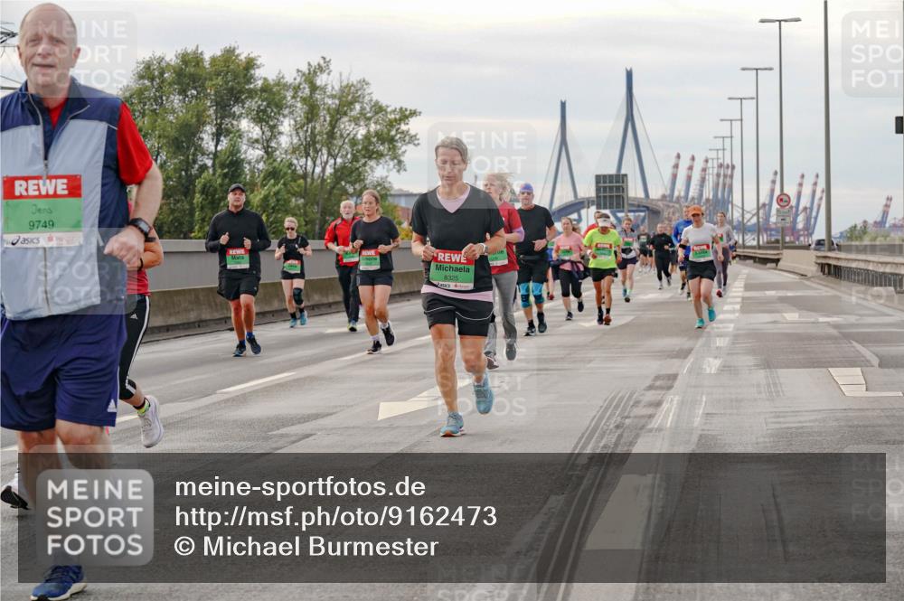 03.10.2025 - Köhlbrandbrückenlauf Michael Burmester http://msf.ph/oto/9162473 03.10.2025 16:05:46 Position 3 9749, 8325 meine-sportfotos.de