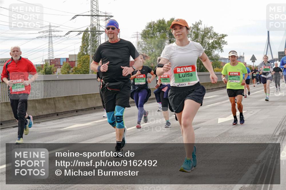03.10.2025 - Köhlbrandbrückenlauf Michael Burmester http://msf.ph/oto/9162492 03.10.2025 16:05:55 Position 3 8289, 7550, 8044, 7436 meine-sportfotos.de