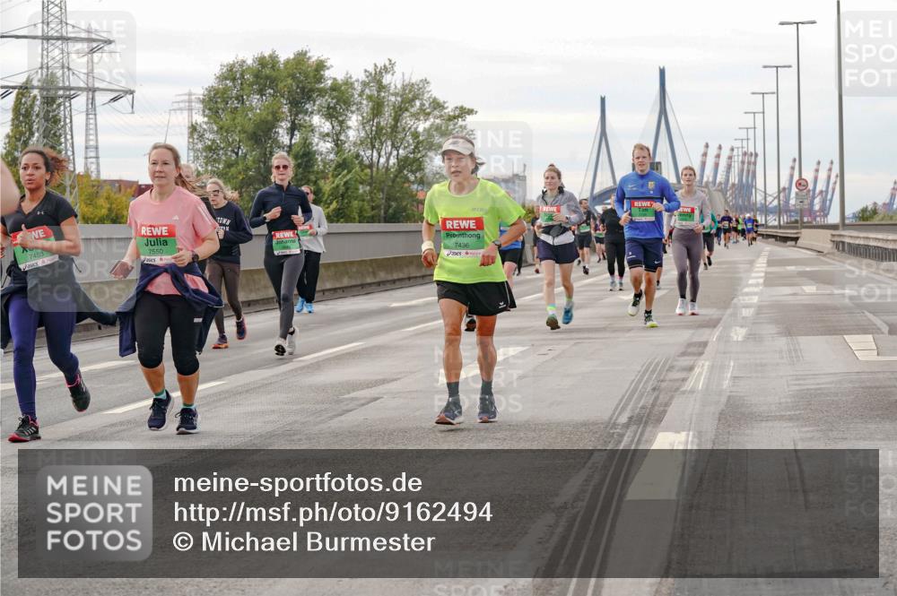 03.10.2025 - Köhlbrandbrückenlauf Michael Burmester http://msf.ph/oto/9162494 03.10.2025 16:05:56 Position 3 7453, 7550, 7436 meine-sportfotos.de