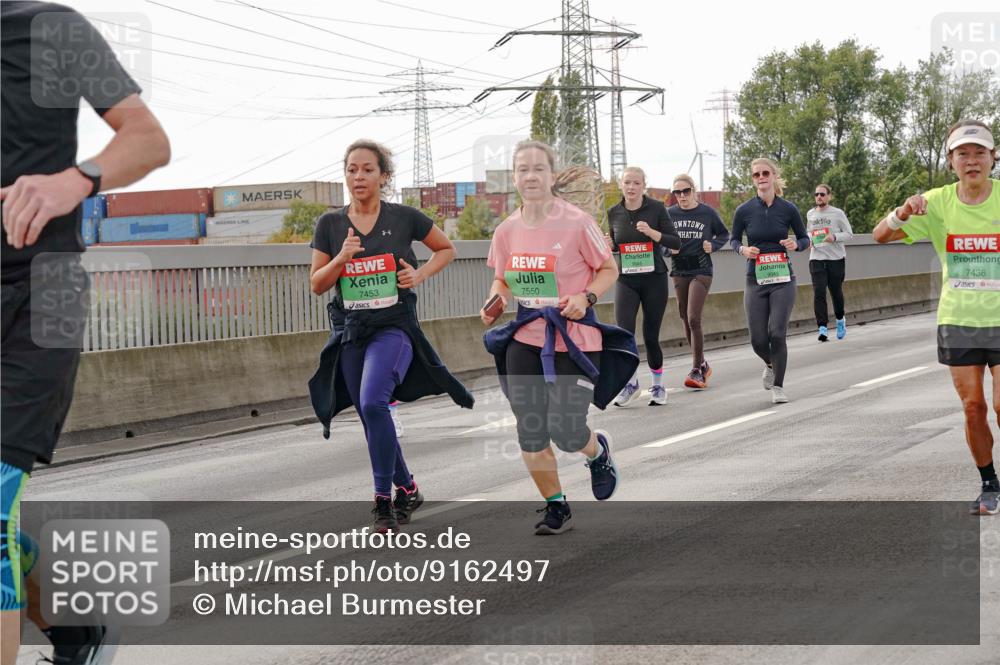 03.10.2025 - Köhlbrandbrückenlauf Michael Burmester http://msf.ph/oto/9162497 03.10.2025 16:05:57 Position 3 7453, 7550, 7436 meine-sportfotos.de