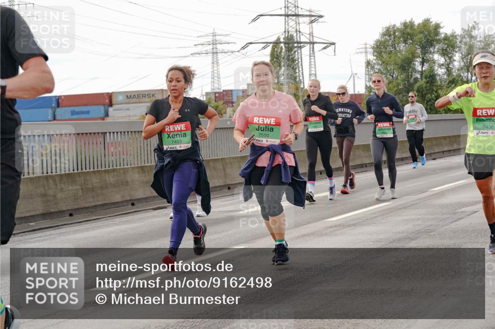 03.10.2025 - Köhlbrandbrückenlauf Michael Burmester http://msf.ph/oto/9162498 03.10.2025 16:05:57 Position 3 7550, 7453, 7436 meine-sportfotos.de