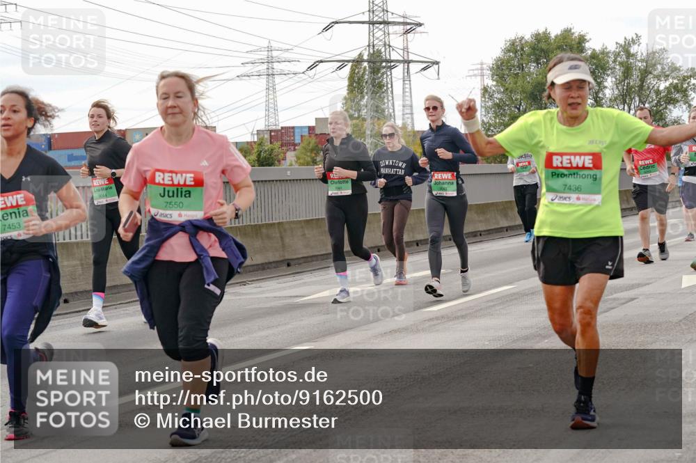 03.10.2025 - Köhlbrandbrückenlauf Michael Burmester http://msf.ph/oto/9162500 03.10.2025 16:05:58 Position 3 9044, 7453, 7550, 7436 meine-sportfotos.de