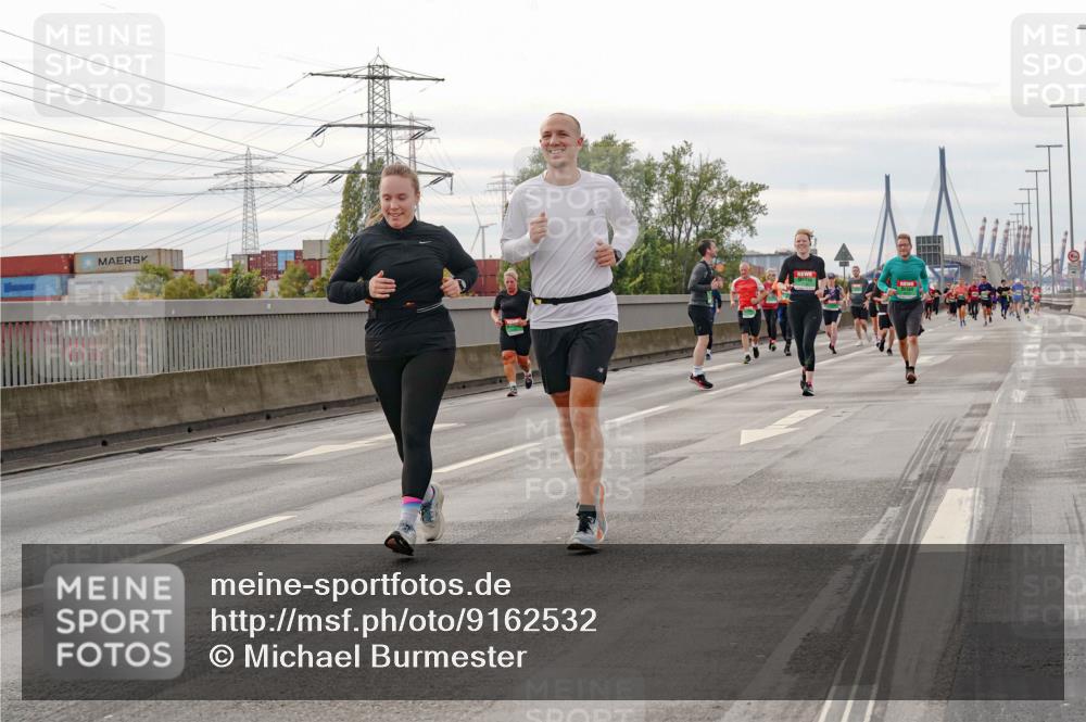 03.10.2025 - Köhlbrandbrückenlauf Michael Burmester http://msf.ph/oto/9162532 03.10.2025 16:06:08 Position 3  meine-sportfotos.de