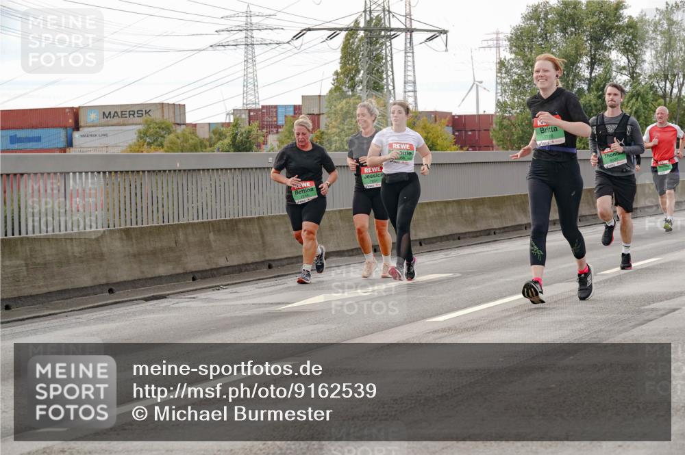 03.10.2025 - Köhlbrandbrückenlauf Michael Burmester http://msf.ph/oto/9162539 03.10.2025 16:06:11 Position 3 7776 meine-sportfotos.de