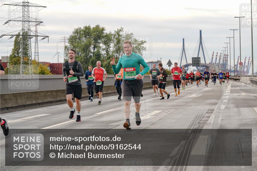 03.10.2025 - Köhlbrandbrückenlauf Michael Burmester http://msf.ph/oto/9162544 03.10.2025 16:06:13 Position 3 8030, 8319 meine-sportfotos.de