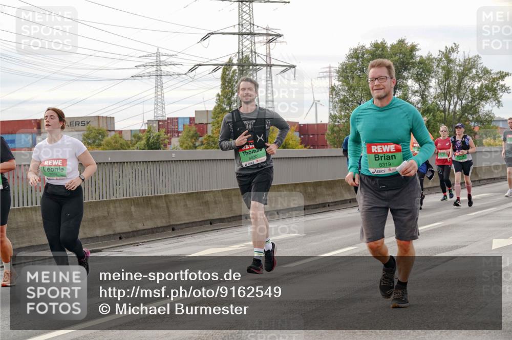 03.10.2025 - Köhlbrandbrückenlauf Michael Burmester http://msf.ph/oto/9162549 03.10.2025 16:06:14 Position 3 7956, 8030, 8319 meine-sportfotos.de