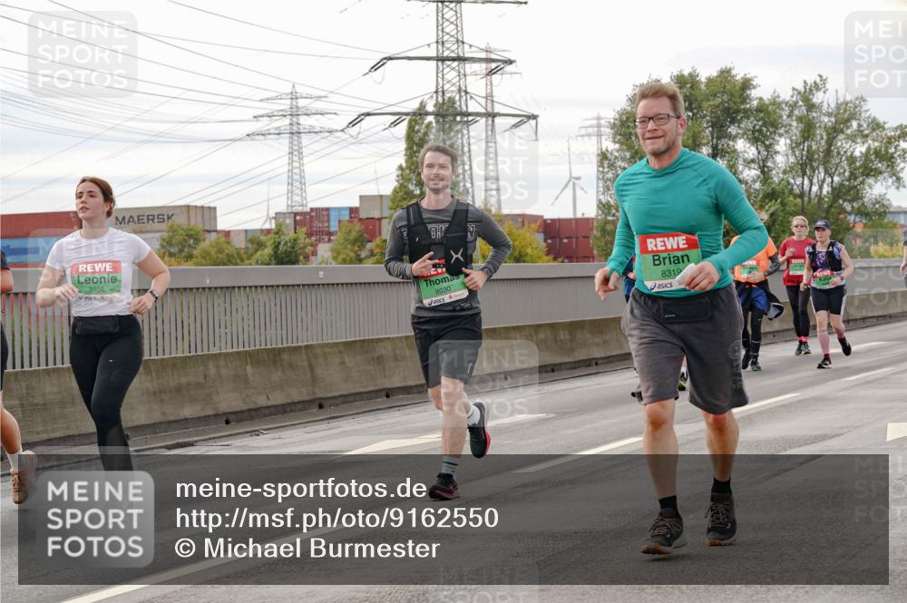 03.10.2025 - Köhlbrandbrückenlauf Michael Burmester http://msf.ph/oto/9162550 03.10.2025 16:06:14 Position 3 7956, 8030, 8319 meine-sportfotos.de