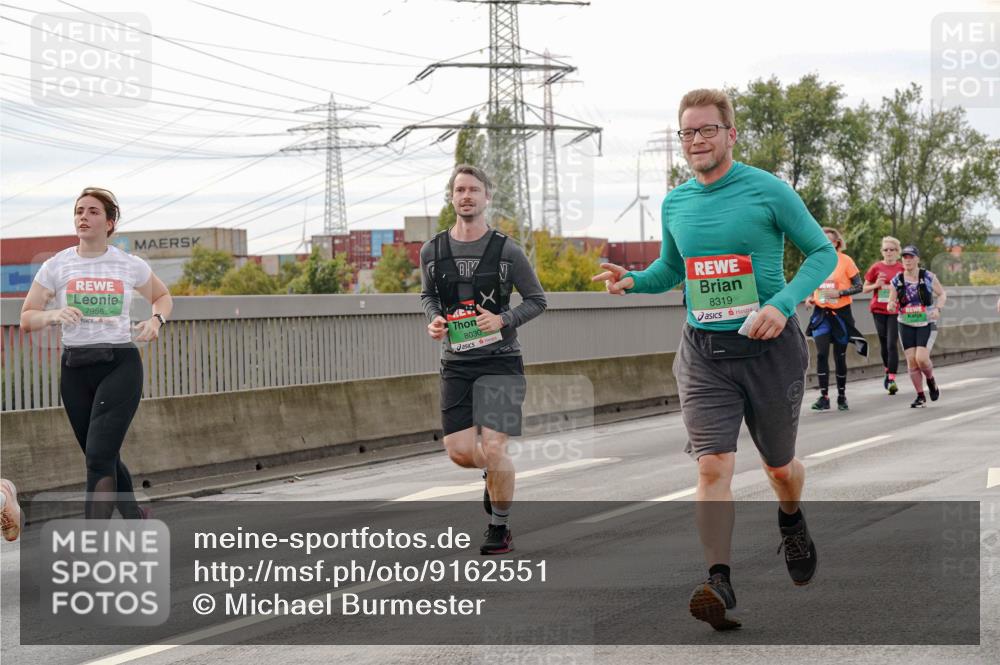 03.10.2025 - Köhlbrandbrückenlauf Michael Burmester http://msf.ph/oto/9162551 03.10.2025 16:06:14 Position 3 7956, 8030, 8319 meine-sportfotos.de
