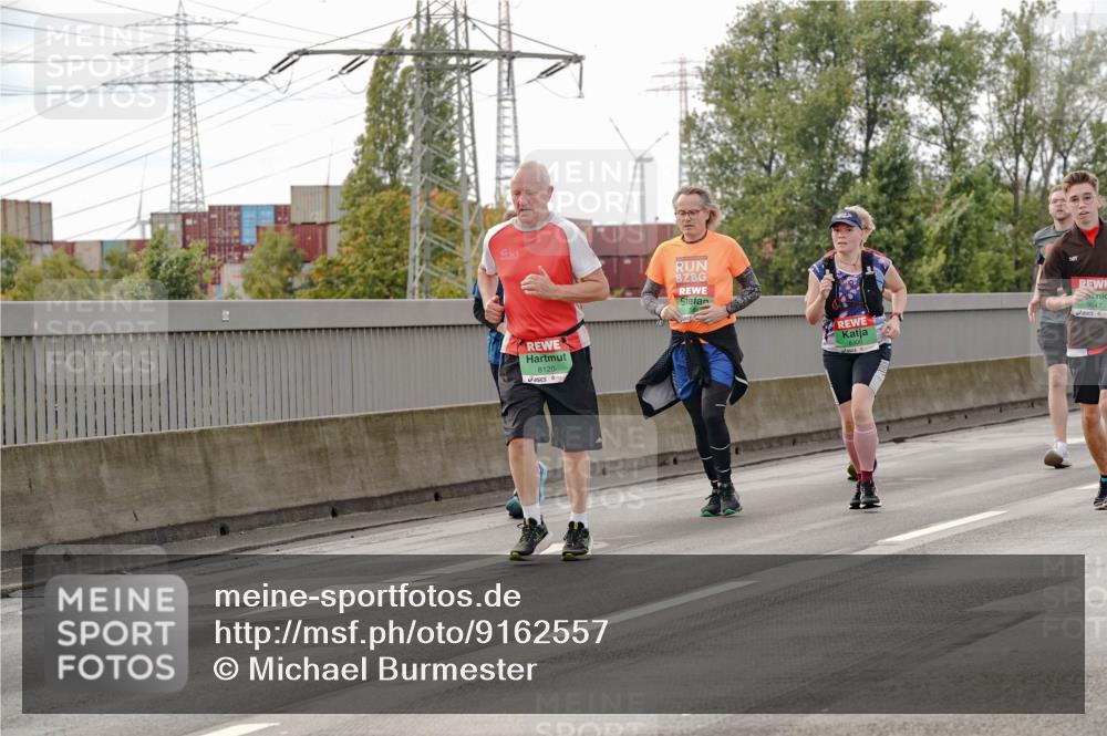 03.10.2025 - Köhlbrandbrückenlauf Michael Burmester http://msf.ph/oto/9162557 03.10.2025 16:06:16 Position 3 8120, 9647 meine-sportfotos.de