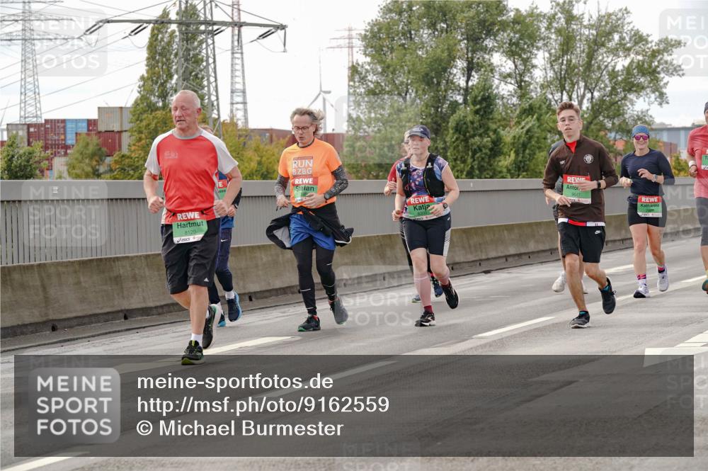 03.10.2025 - Köhlbrandbrückenlauf Michael Burmester http://msf.ph/oto/9162559 03.10.2025 16:06:17 Position 3 9647, 8120, 7928 meine-sportfotos.de