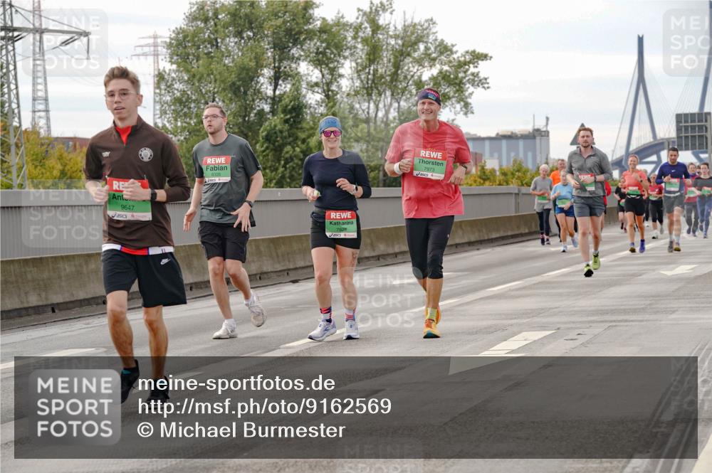03.10.2025 - Köhlbrandbrückenlauf Michael Burmester http://msf.ph/oto/9162569 03.10.2025 16:06:19 Position 3 9647, 8326, 7973 meine-sportfotos.de