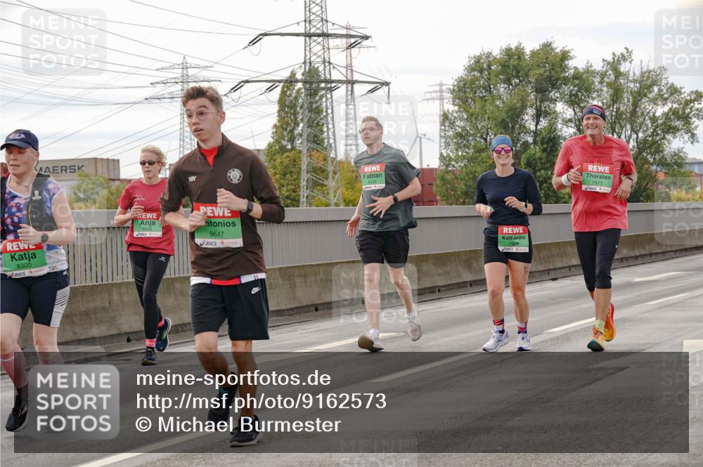 03.10.2025 - Köhlbrandbrückenlauf Michael Burmester http://msf.ph/oto/9162573 03.10.2025 16:06:21 Position 3 8300, 9647, 8326, 7973 meine-sportfotos.de