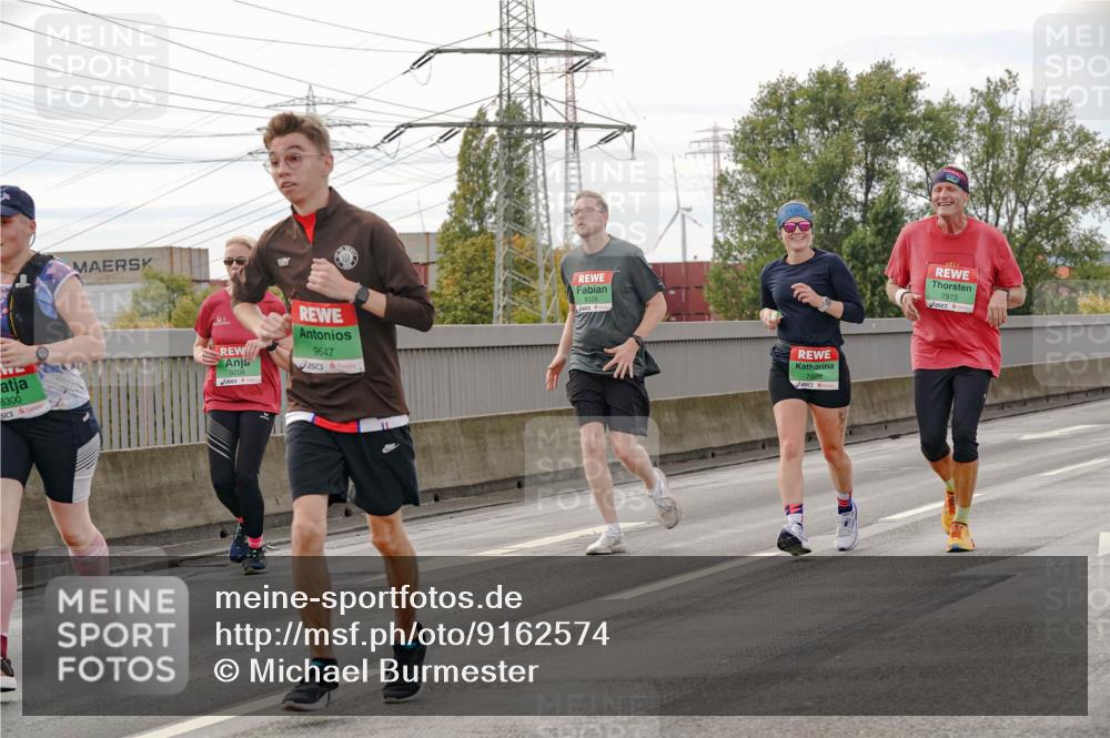 03.10.2025 - Köhlbrandbrückenlauf Michael Burmester http://msf.ph/oto/9162574 03.10.2025 16:06:21 Position 3 8300, 9208, 9647, 8326, 7973 meine-sportfotos.de