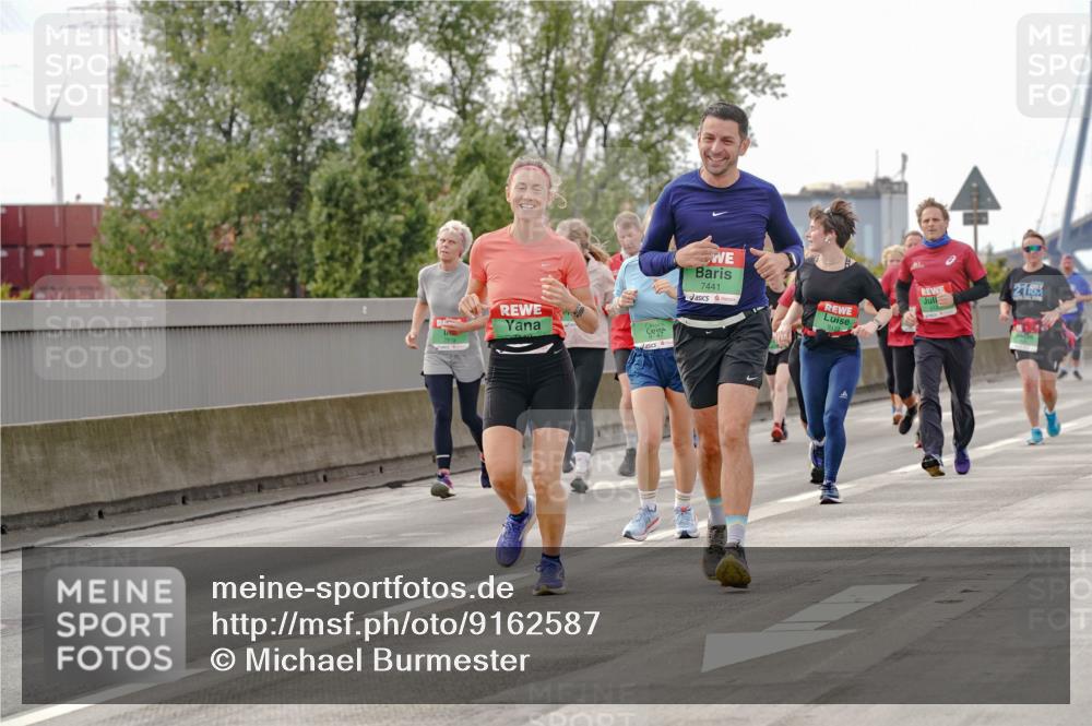 03.10.2025 - Köhlbrandbrückenlauf Michael Burmester http://msf.ph/oto/9162587 03.10.2025 16:06:30 Position 3 7441, 1 meine-sportfotos.de
