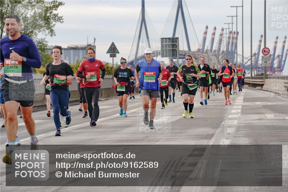 03.10.2025 - Köhlbrandbrückenlauf Michael Burmester http://msf.ph/oto/9162589 03.10.2025 16:06:31 Position 3 7441, 21, 9171, 8576 meine-sportfotos.de