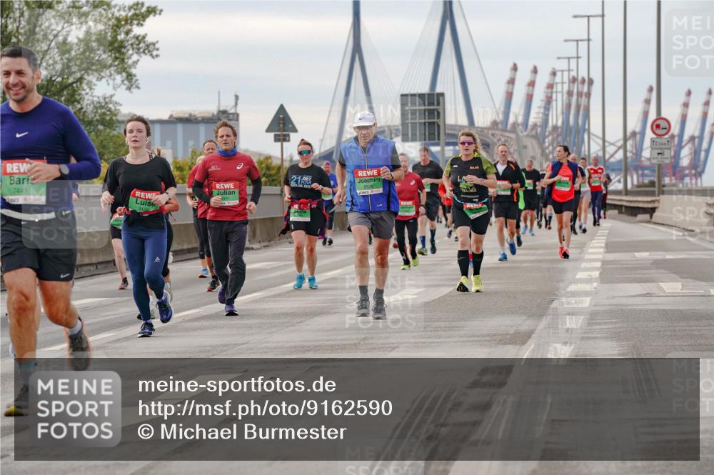 03.10.2025 - Köhlbrandbrückenlauf Michael Burmester http://msf.ph/oto/9162590 03.10.2025 16:06:31 Position 3 7441, 9171, 141, 219 meine-sportfotos.de
