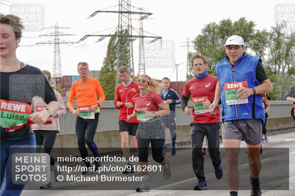 03.10.2025 - Köhlbrandbrückenlauf Michael Burmester http://msf.ph/oto/9162601 03.10.2025 16:06:38 Position 3 9171, 8081, 9556, 9141, 857 meine-sportfotos.de