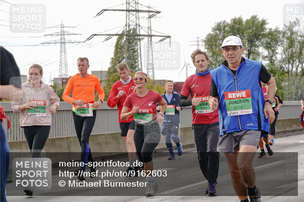 03.10.2025 - Köhlbrandbrückenlauf Michael Burmester http://msf.ph/oto/9162603 03.10.2025 16:06:38 Position 3 8056, 8081, 9556, 9141, 8576 meine-sportfotos.de