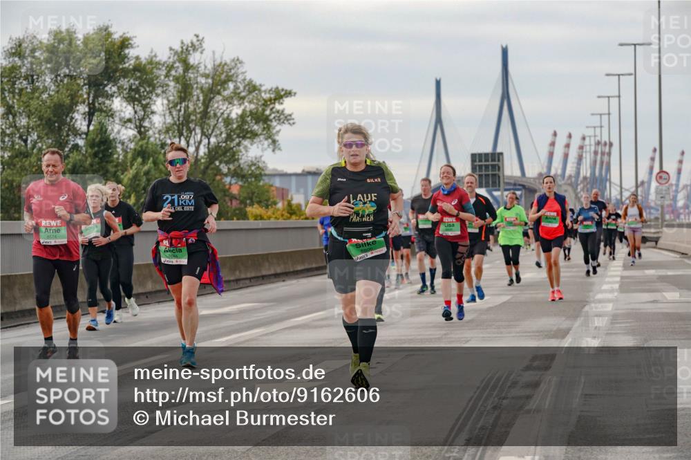 03.10.2025 - Köhlbrandbrückenlauf Michael Burmester http://msf.ph/oto/9162606 03.10.2025 16:06:39 Position 3 8574, 097, 7664 meine-sportfotos.de