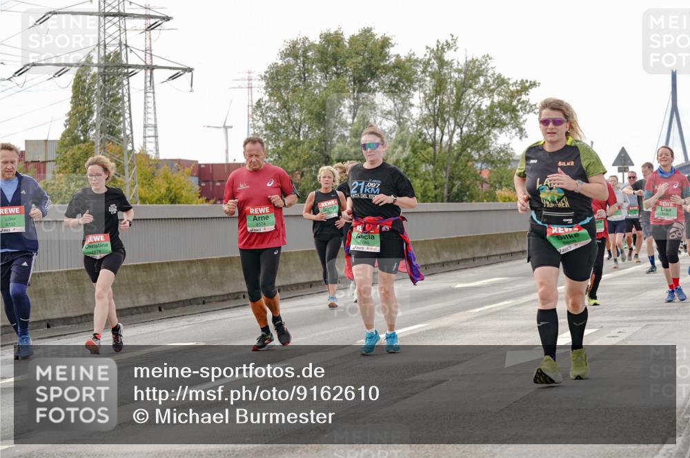 03.10.2025 - Köhlbrandbrückenlauf Michael Burmester http://msf.ph/oto/9162610 03.10.2025 16:06:40 Position 3 9732, 7878, 097, 8574, 7664, 8806 meine-sportfotos.de