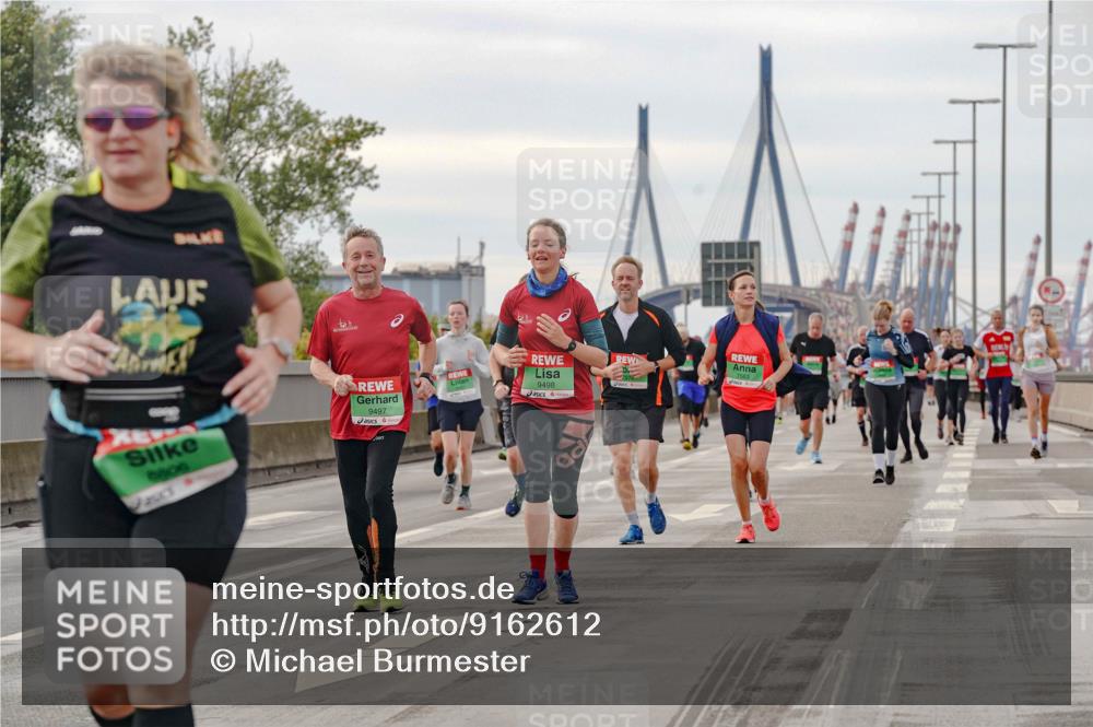 03.10.2025 - Köhlbrandbrückenlauf Michael Burmester http://msf.ph/oto/9162612 03.10.2025 16:06:42 Position 3 9498, 9497 meine-sportfotos.de