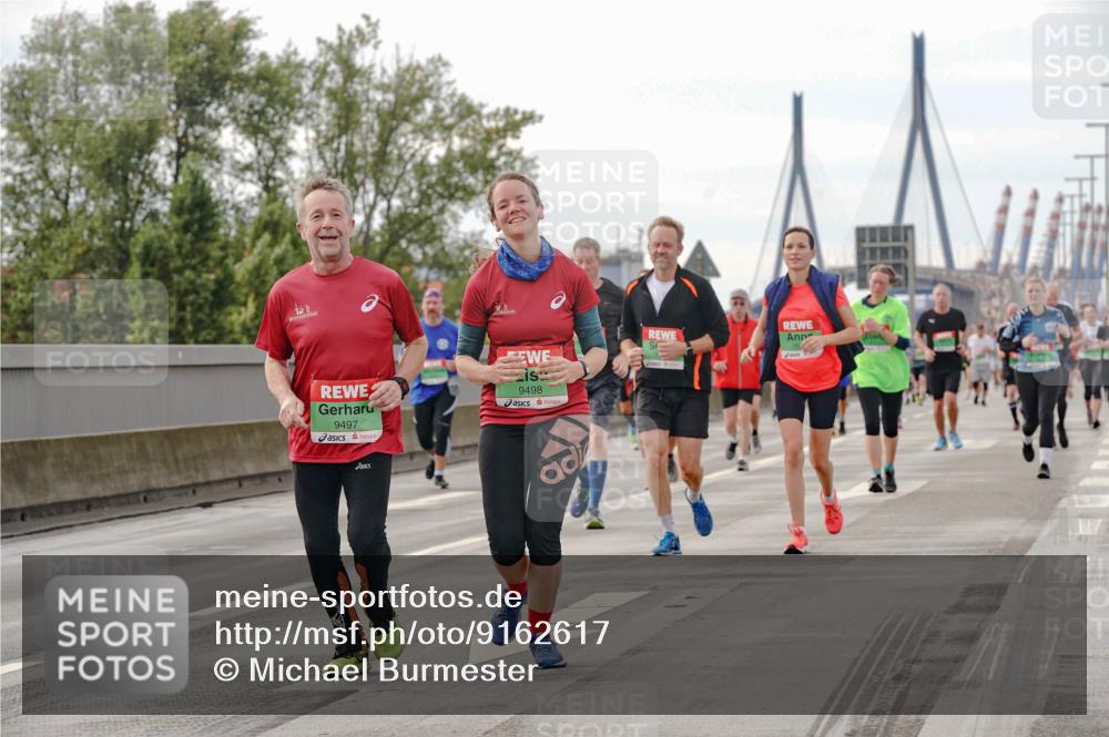 03.10.2025 - Köhlbrandbrückenlauf Michael Burmester http://msf.ph/oto/9162617 03.10.2025 16:06:44 Position 3 9497, 9498 meine-sportfotos.de