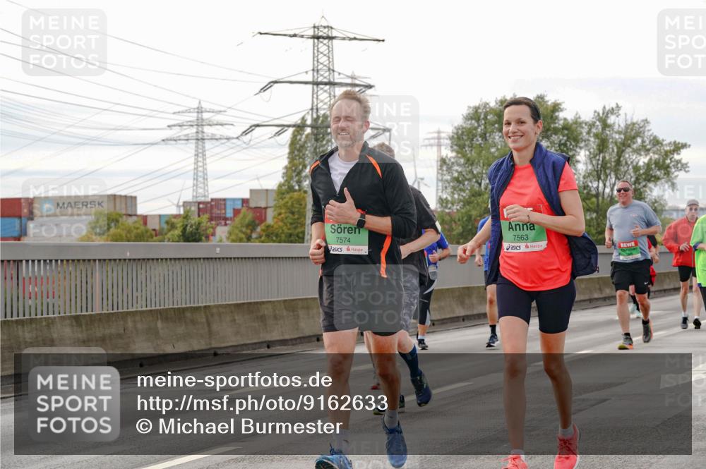 03.10.2025 - Köhlbrandbrückenlauf Michael Burmester http://msf.ph/oto/9162633 03.10.2025 16:06:50 Position 3 7574, 7563 meine-sportfotos.de