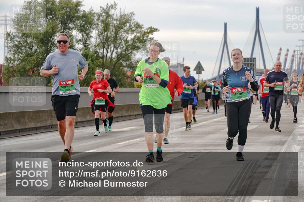 03.10.2025 - Köhlbrandbrückenlauf Michael Burmester http://msf.ph/oto/9162636 03.10.2025 16:06:52 Position 3 7866, 8225, 8868 meine-sportfotos.de