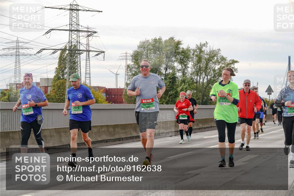 03.10.2025 - Köhlbrandbrückenlauf Michael Burmester http://msf.ph/oto/9162638 03.10.2025 16:06:53 Position 3 8311, 8225, 8417 meine-sportfotos.de