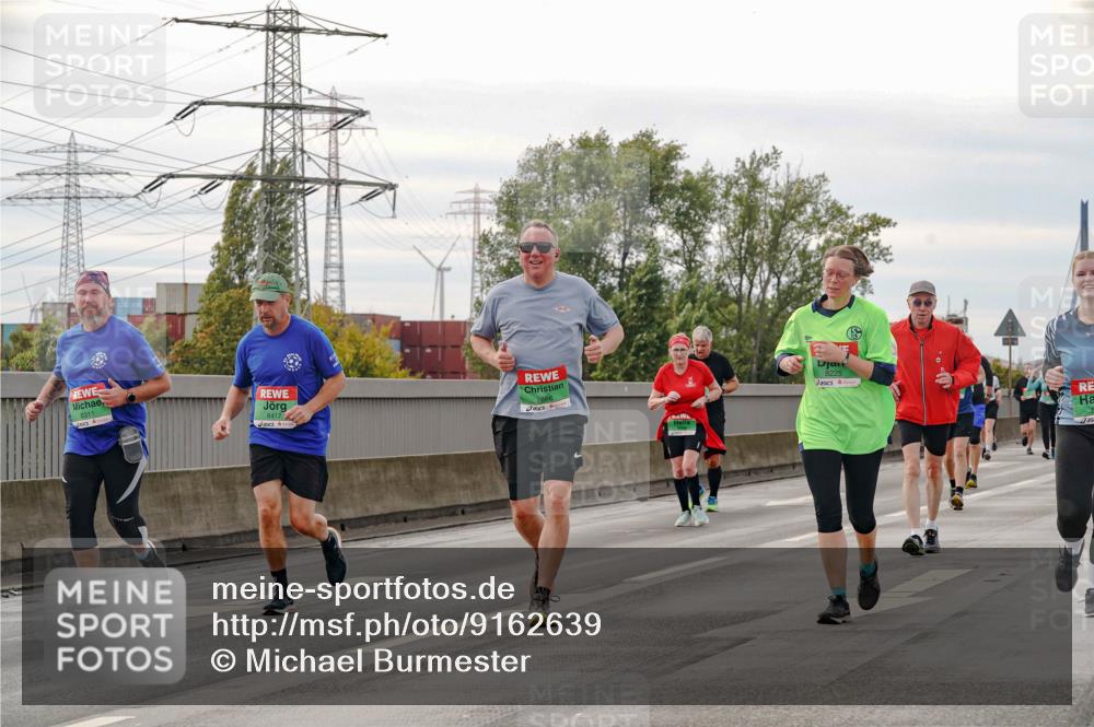 03.10.2025 - Köhlbrandbrückenlauf Michael Burmester http://msf.ph/oto/9162639 03.10.2025 16:06:53 Position 3 8311, 84177, 7866, 8225 meine-sportfotos.de