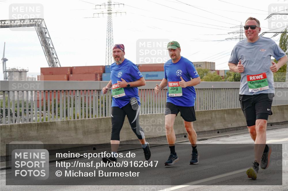 03.10.2025 - Köhlbrandbrückenlauf Michael Burmester http://msf.ph/oto/9162647 03.10.2025 16:06:55 Position 3 8311, 8417, 7866 meine-sportfotos.de