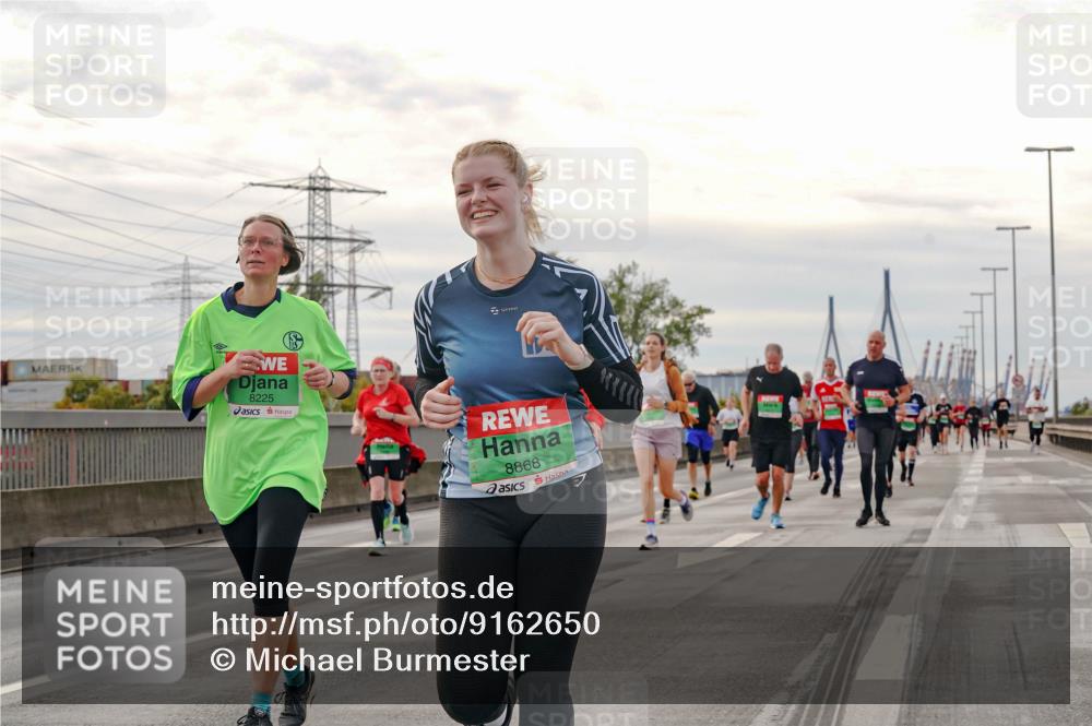 03.10.2025 - Köhlbrandbrückenlauf Michael Burmester http://msf.ph/oto/9162650 03.10.2025 16:06:57 Position 3 8225, 8868 meine-sportfotos.de
