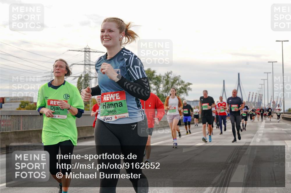 03.10.2025 - Köhlbrandbrückenlauf Michael Burmester http://msf.ph/oto/9162652 03.10.2025 16:06:57 Position 3 8225, 8868 meine-sportfotos.de