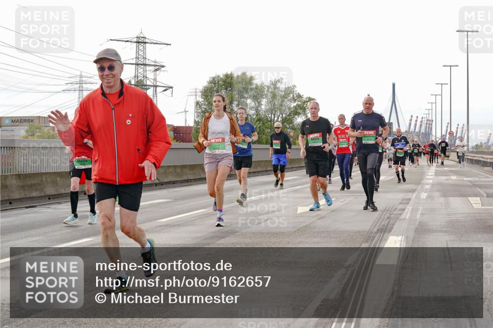 03.10.2025 - Köhlbrandbrückenlauf Michael Burmester http://msf.ph/oto/9162657 03.10.2025 16:06:59 Position 3 9705 meine-sportfotos.de