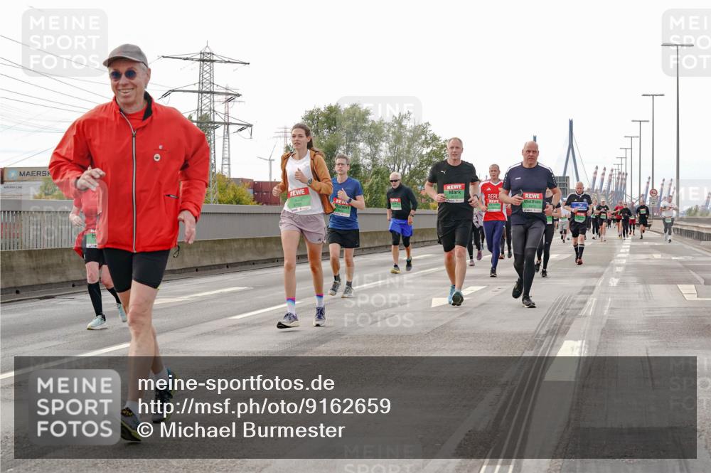 03.10.2025 - Köhlbrandbrückenlauf Michael Burmester http://msf.ph/oto/9162659 03.10.2025 16:06:59 Position 3 9705 meine-sportfotos.de