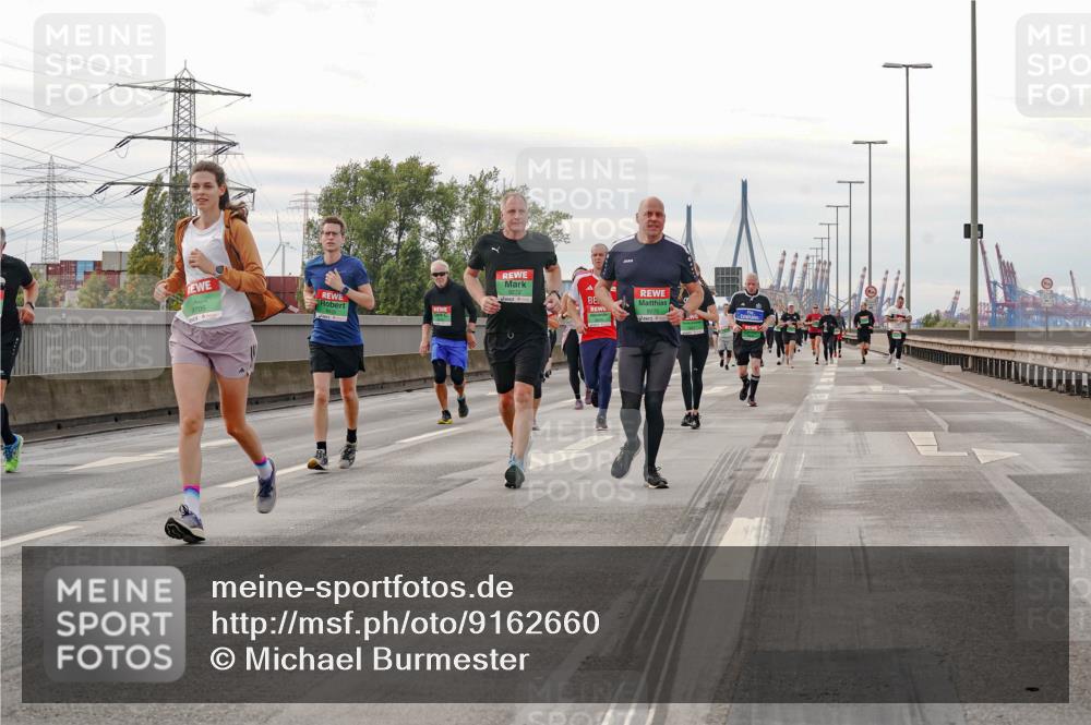 03.10.2025 - Köhlbrandbrückenlauf Michael Burmester http://msf.ph/oto/9162660 03.10.2025 16:07:00 Position 3 9272, 9273 meine-sportfotos.de