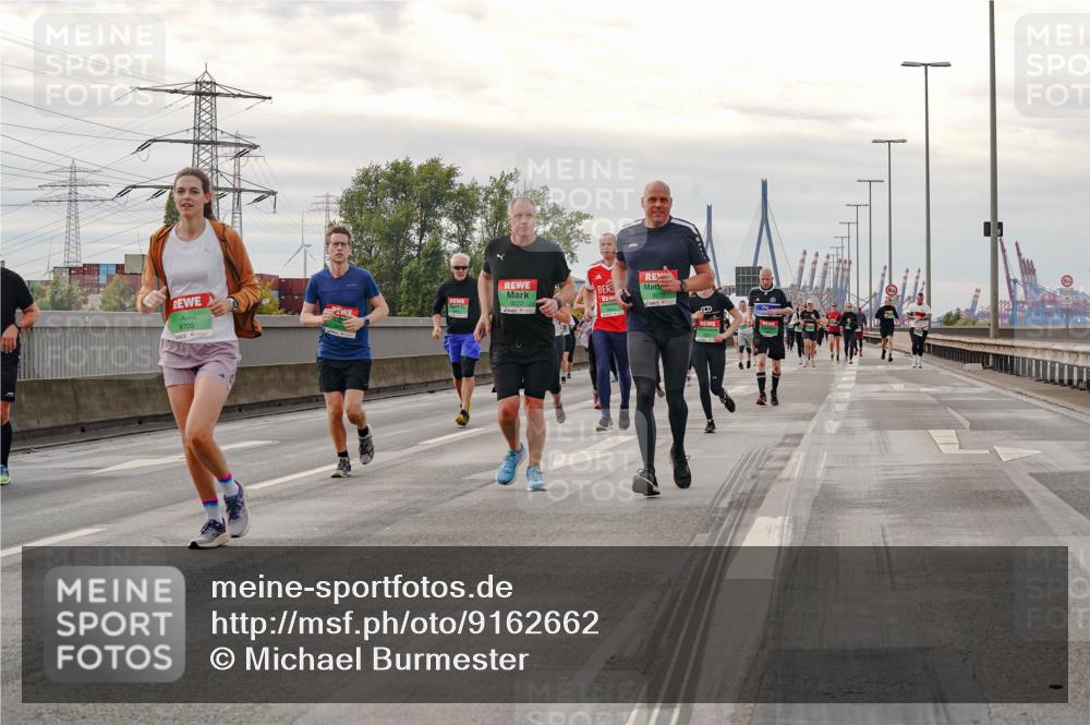 03.10.2025 - Köhlbrandbrückenlauf Michael Burmester http://msf.ph/oto/9162662 03.10.2025 16:07:00 Position 3 9705, 9272 meine-sportfotos.de