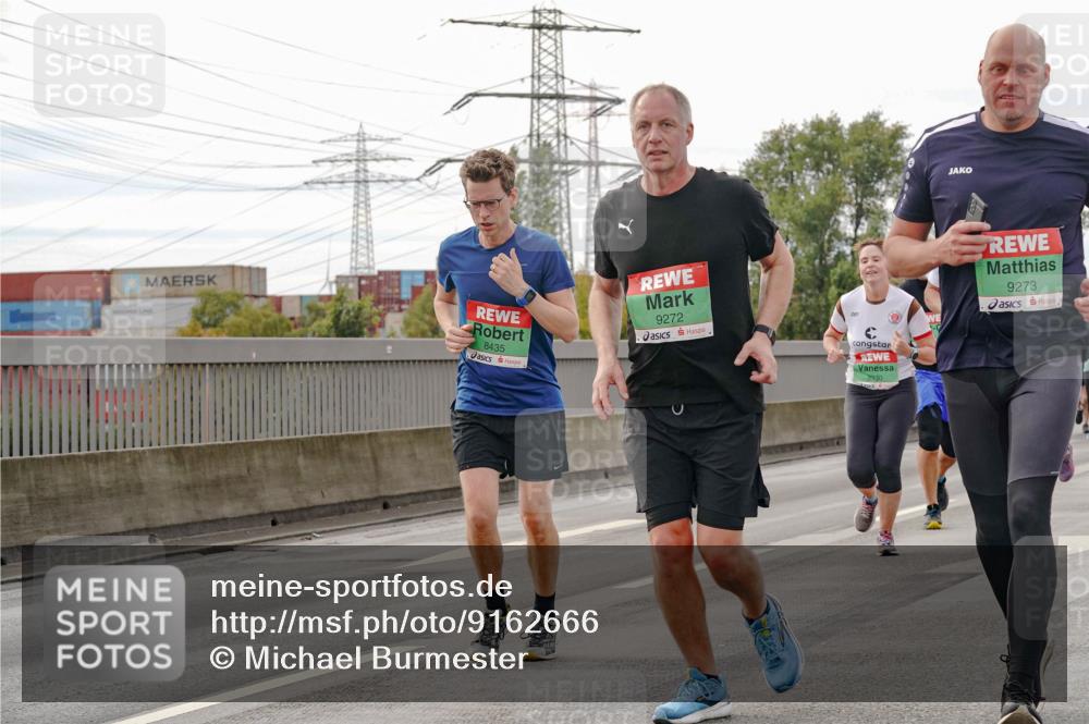 03.10.2025 - Köhlbrandbrückenlauf Michael Burmester http://msf.ph/oto/9162666 03.10.2025 16:07:02 Position 3 8435, 9272, 8930, 9273 meine-sportfotos.de