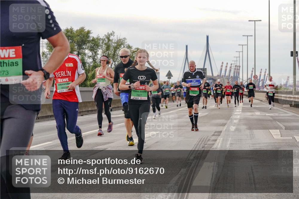 03.10.2025 - Köhlbrandbrückenlauf Michael Burmester http://msf.ph/oto/9162670 03.10.2025 16:07:03 Position 3 273, 8929, 7827, 8844 meine-sportfotos.de
