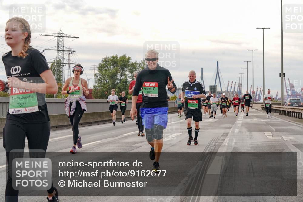 03.10.2025 - Köhlbrandbrückenlauf Michael Burmester http://msf.ph/oto/9162677 03.10.2025 16:07:06 Position 3 0, 7827, 8830, 8844 meine-sportfotos.de