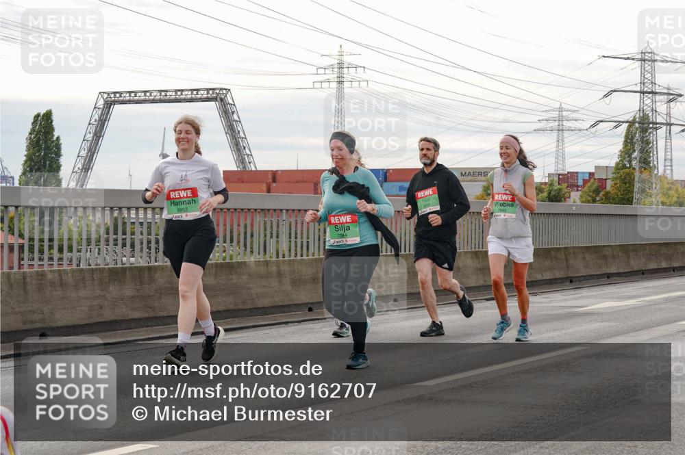 03.10.2025 - Köhlbrandbrückenlauf Michael Burmester http://msf.ph/oto/9162707 03.10.2025 16:07:14 Position 3 8953, 7544, 9729, 7845 meine-sportfotos.de