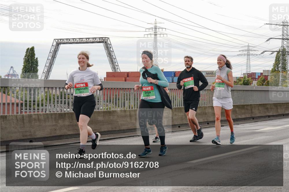 03.10.2025 - Köhlbrandbrückenlauf Michael Burmester http://msf.ph/oto/9162708 03.10.2025 16:07:14 Position 3 8953, 7544, 9729, 7845 meine-sportfotos.de