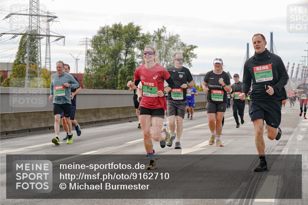 03.10.2025 - Köhlbrandbrückenlauf Michael Burmester http://msf.ph/oto/9162710 03.10.2025 16:07:16 Position 3 8754, 8100, 8016, 8752 meine-sportfotos.de