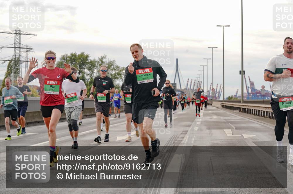03.10.2025 - Köhlbrandbrückenlauf Michael Burmester http://msf.ph/oto/9162713 03.10.2025 16:07:17 Position 3 8754, 8752, 7694 meine-sportfotos.de